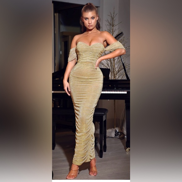 Miss Circle Gold dress never worn with tags still on it. XS Quality made dress. - Picture 1 of 10
